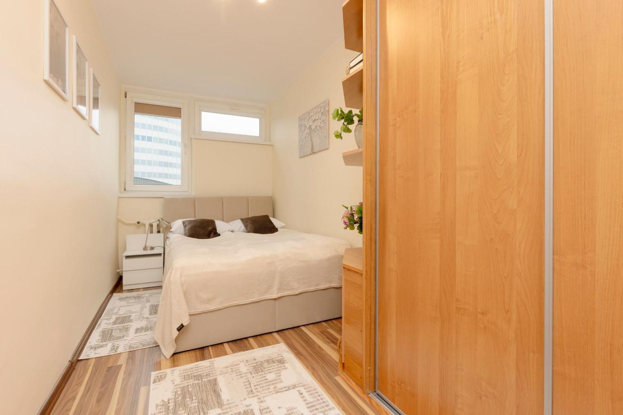 Bright & Cozy Apartments In The City Center By Noclegi Renters Warsaw Exterior photo
